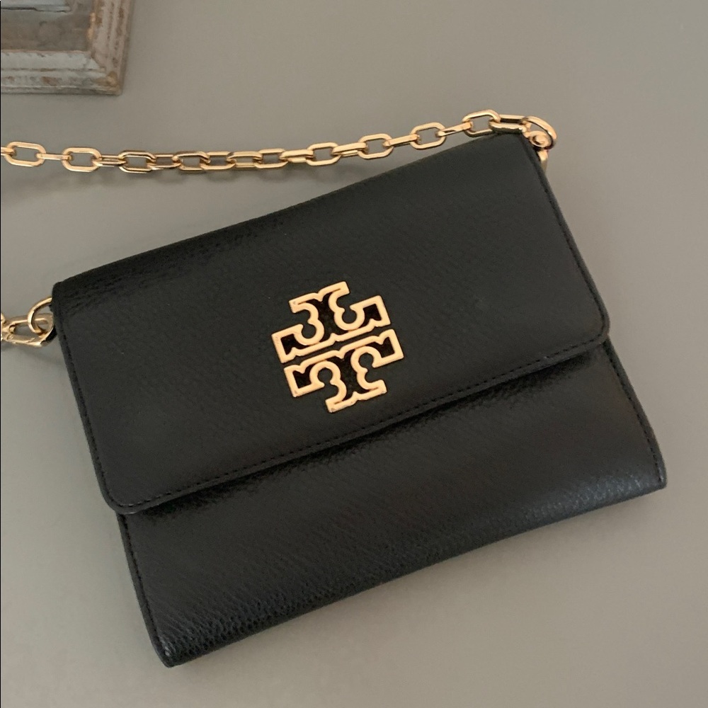 CLEAN* TORY BURCH Black Leather Crossbody Wallet with Gold Logo Hardware
